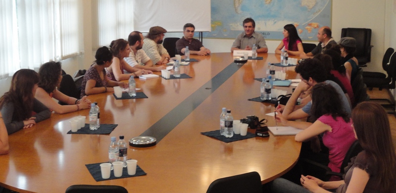 ACNIS Hosts Students from France
